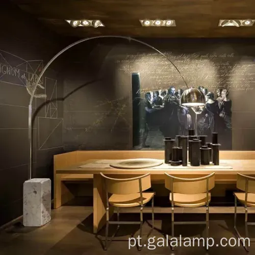 Lâmpada de chão de arco contemporâneo chique